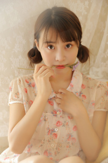 妈妈蕾丝打底衫